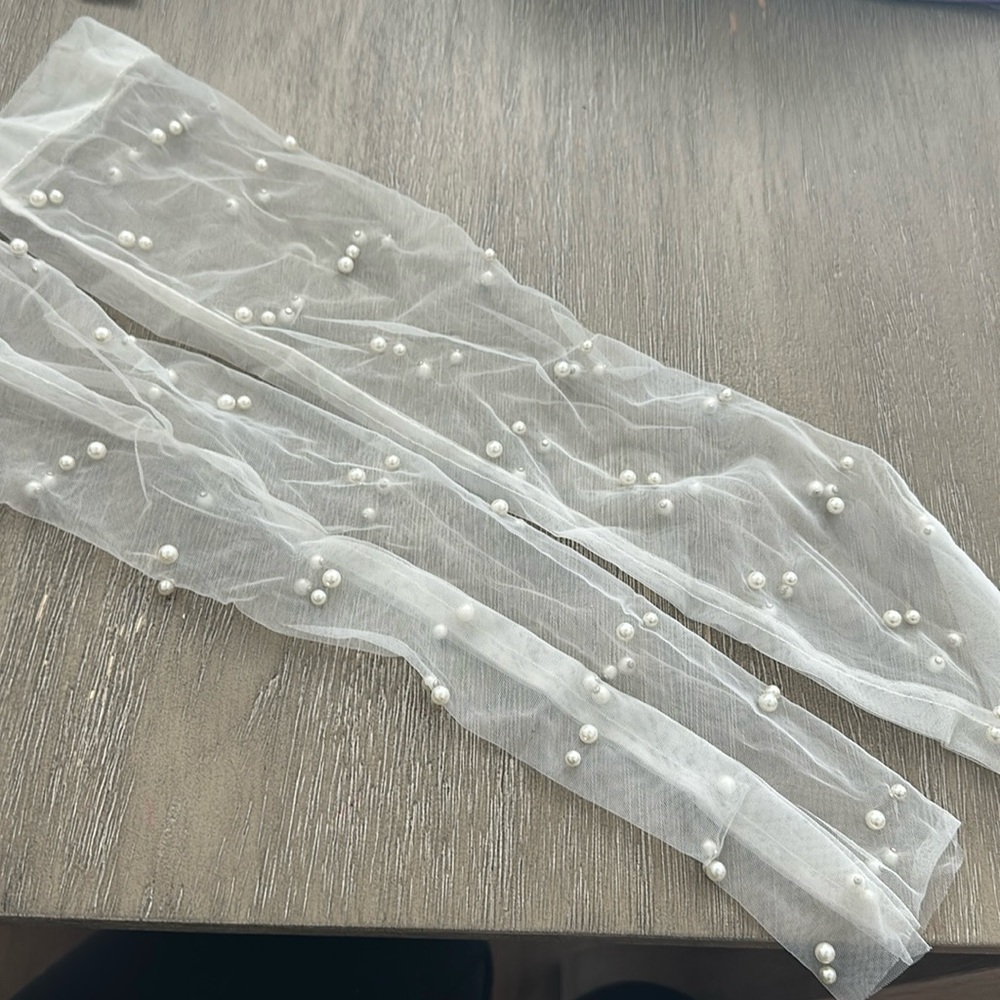 Bridal pearl sleeves